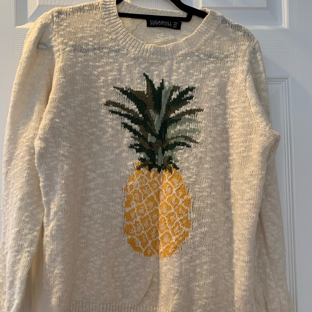 Lightweight pineapple sweater.